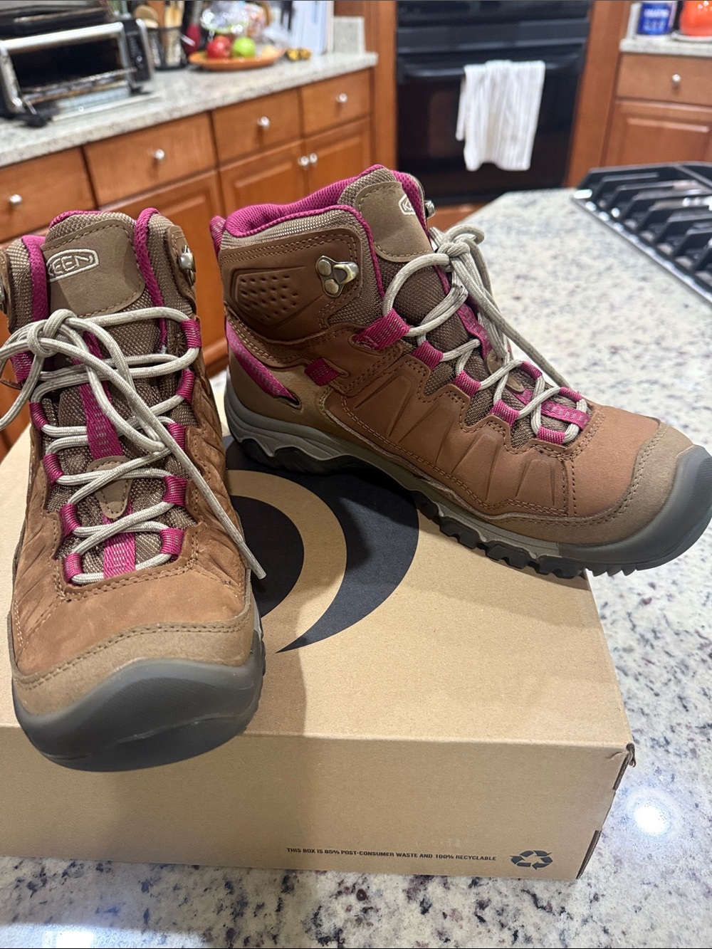 KEEN Brown and Pink Lace-Up Waterproof Hiking Boots, brand  new.